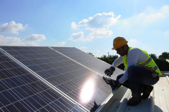 Despite tariffs, report says US solar power climbs 13% in Q1, 2018