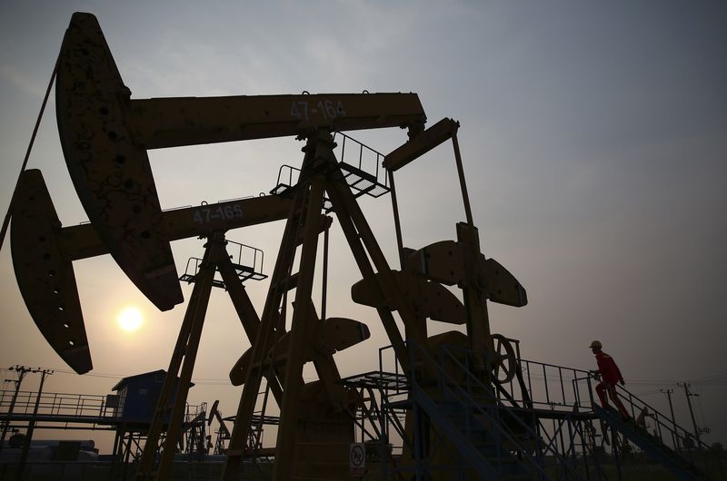 Oil steadies to trade higher after losses